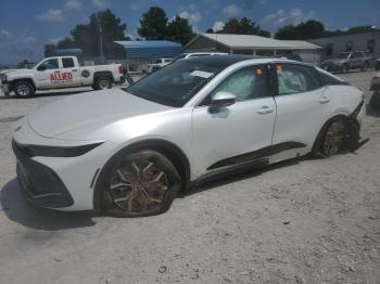  Salvage Toyota Crown Xle