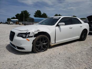  Salvage Chrysler 300