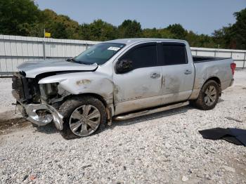  Salvage Nissan Titan