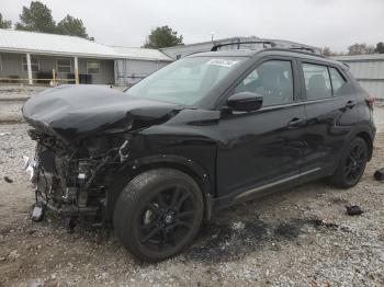  Salvage Nissan Kicks