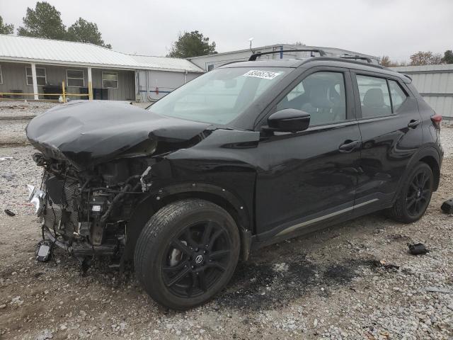  Salvage Nissan Kicks