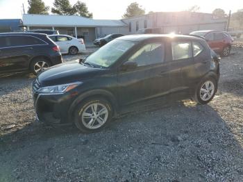  Salvage Nissan Kicks