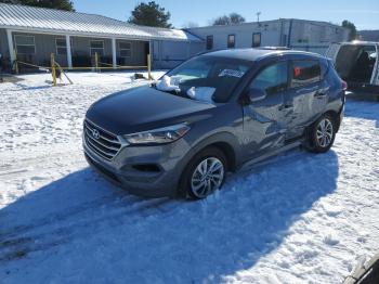  Salvage Hyundai TUCSON