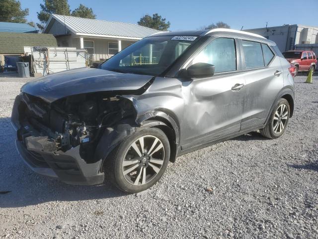  Salvage Nissan Kicks