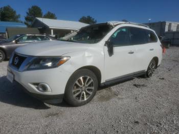  Salvage Nissan Pathfinder