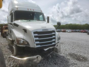  Salvage Freightliner Cascadia 1