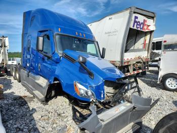  Salvage Freightliner Cascadia 1