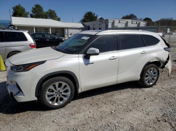  Salvage Toyota Highlander