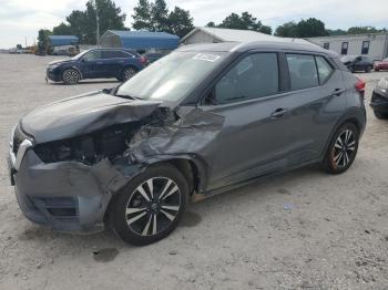  Salvage Nissan Kicks
