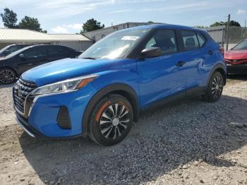  Salvage Nissan Kicks