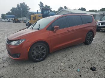  Salvage Chrysler Pacifica