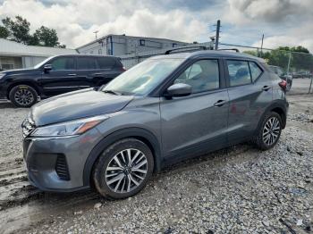  Salvage Nissan Kicks