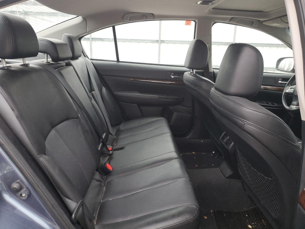 Subaru Legacy 3.6r Limited Image 12