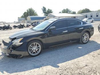  Salvage Nissan Maxima