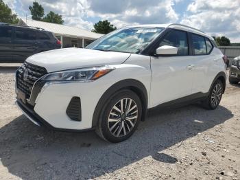  Salvage Nissan Kicks