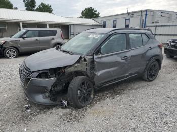  Salvage Nissan Kicks