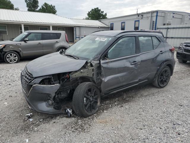  Salvage Nissan Kicks
