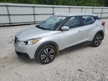  Salvage Nissan Kicks
