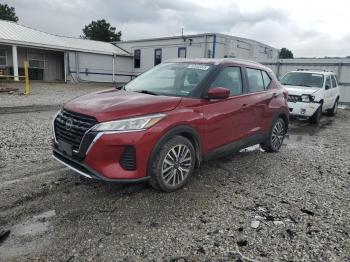  Salvage Nissan Kicks