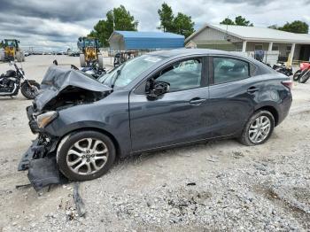  Salvage Toyota Yaris
