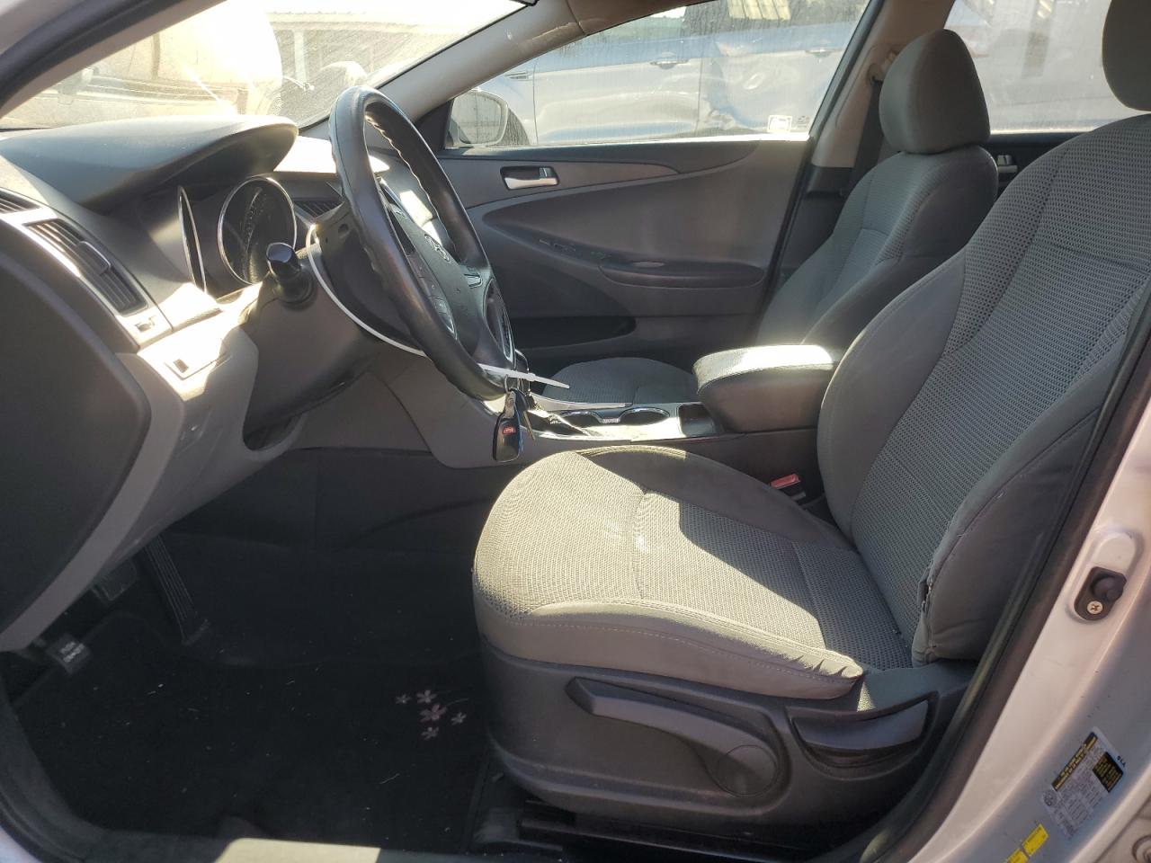 Hyundai SONATA Gls Image 5