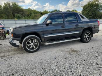  Salvage Chevrolet Avalanche