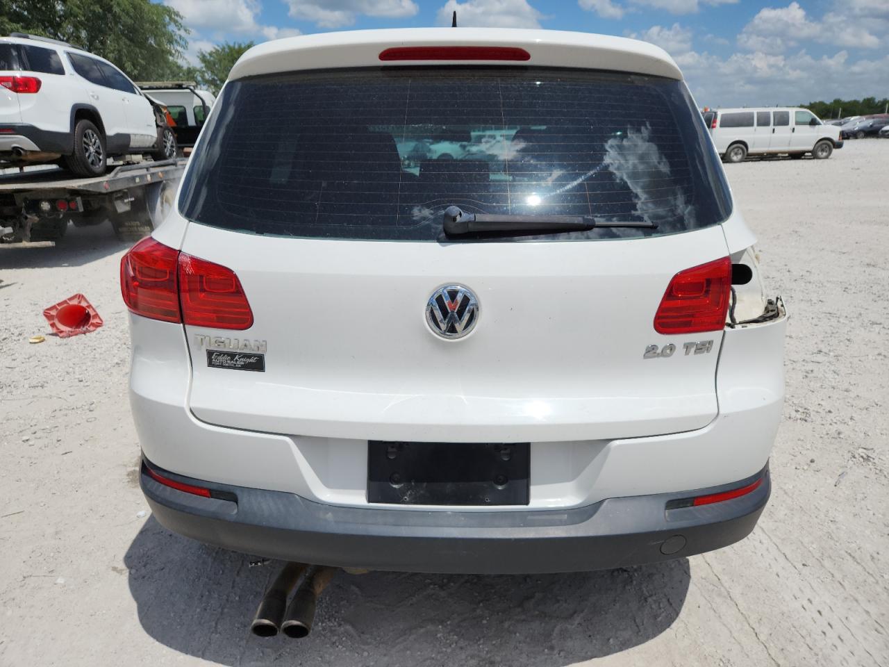 Volkswagen Tiguan S Image 4