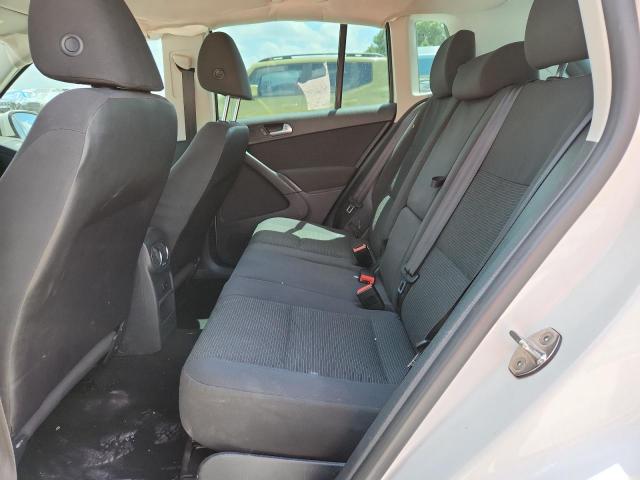 Volkswagen Tiguan S Image 9