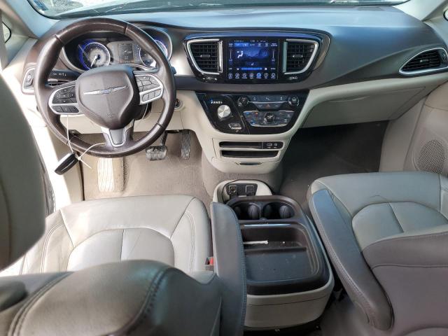 Chrysler Pacifica Touring L Image 2