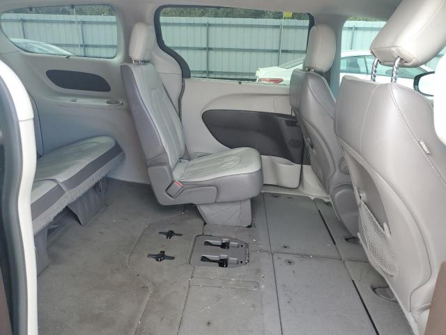 Chrysler Pacifica Touring L Image 8