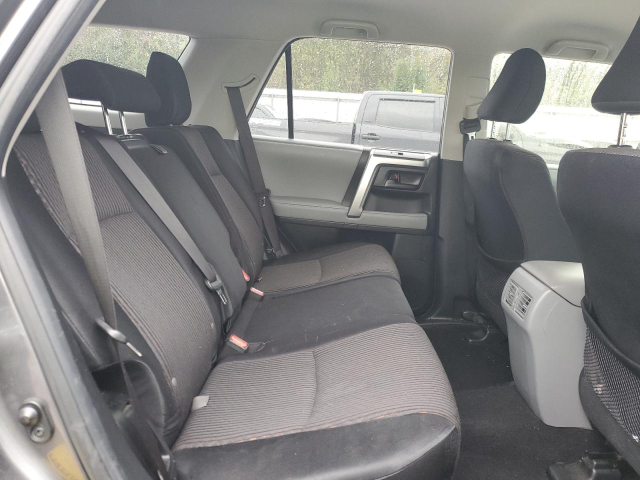 Toyota 4Runner Sr5 Image 2