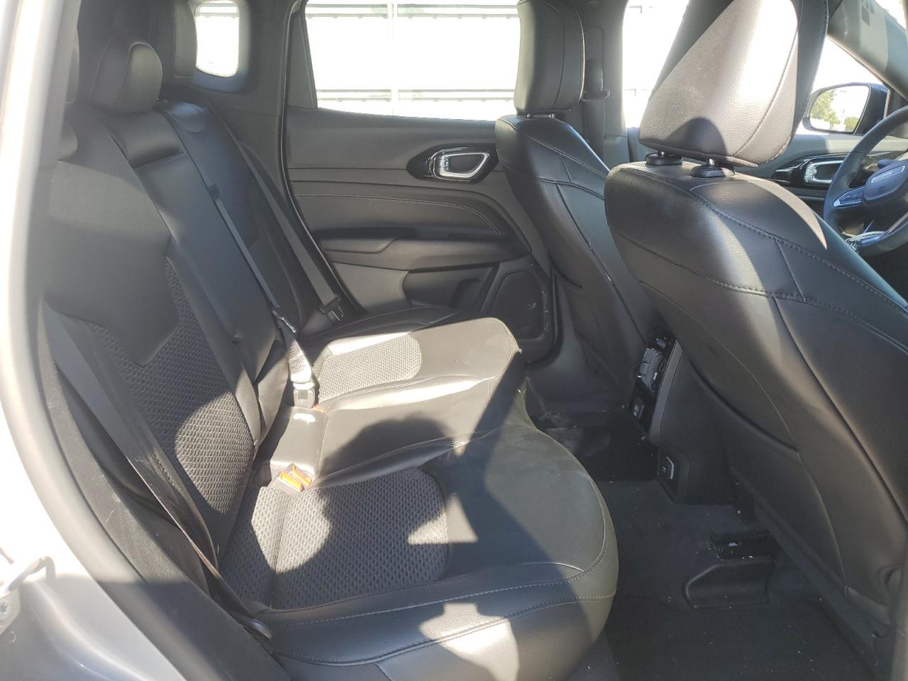 Jeep Compass Latitude Image 2