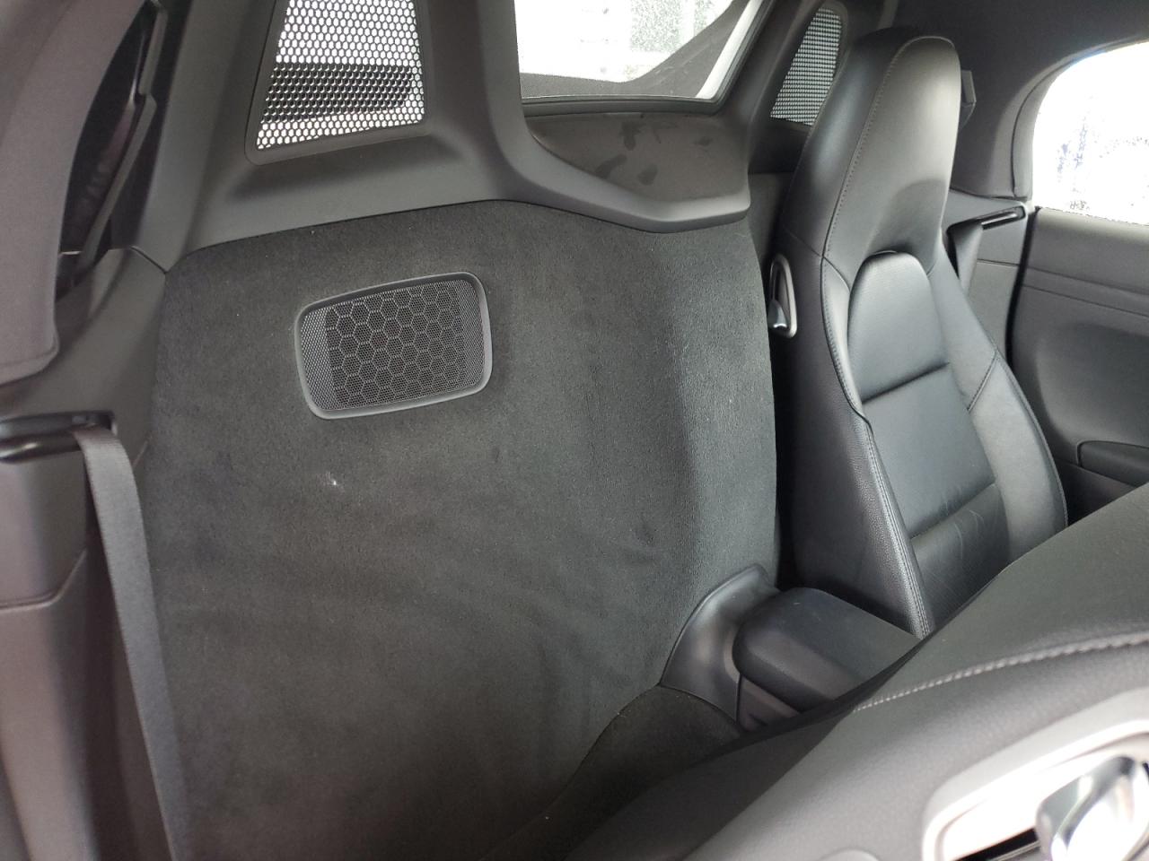 Porsche Boxster Image 10