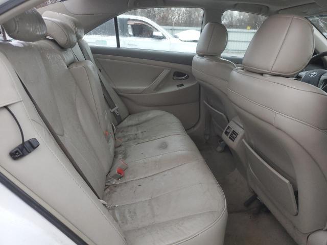 Toyota Camry Hybrid Image 4