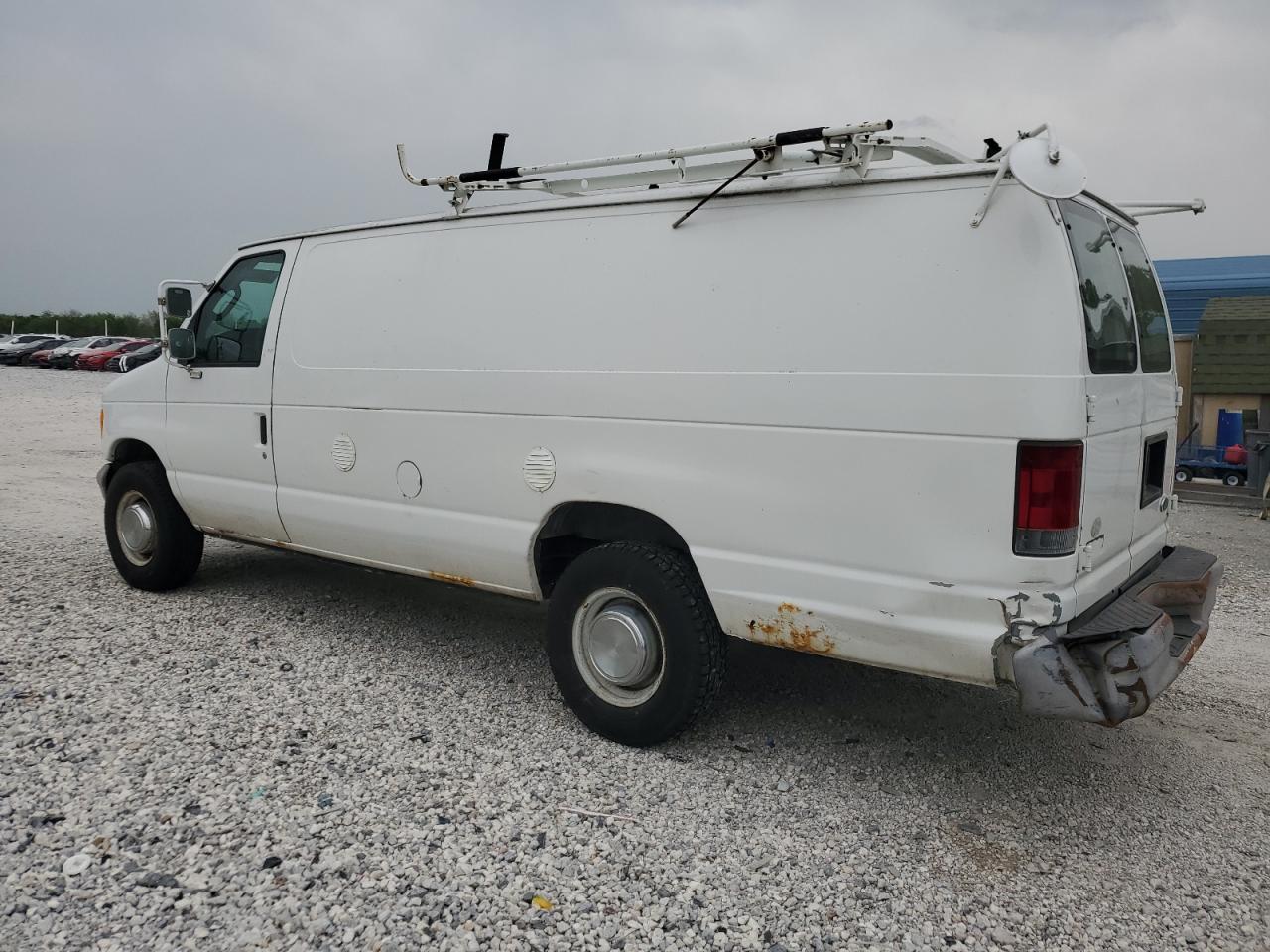 Ford Econoline E350 Super Duty Van Image 2