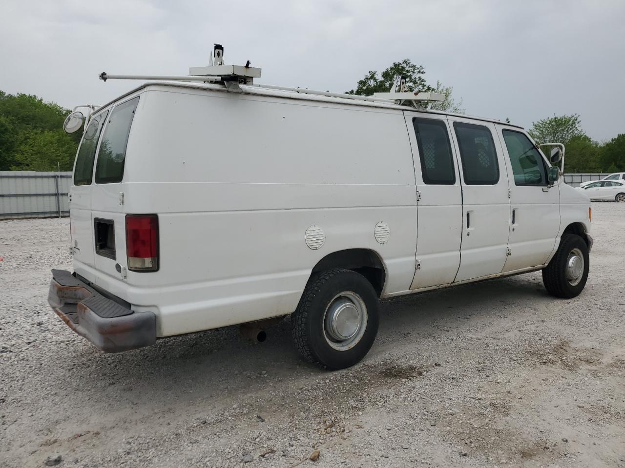 Ford Econoline E350 Super Duty Van Image 9
