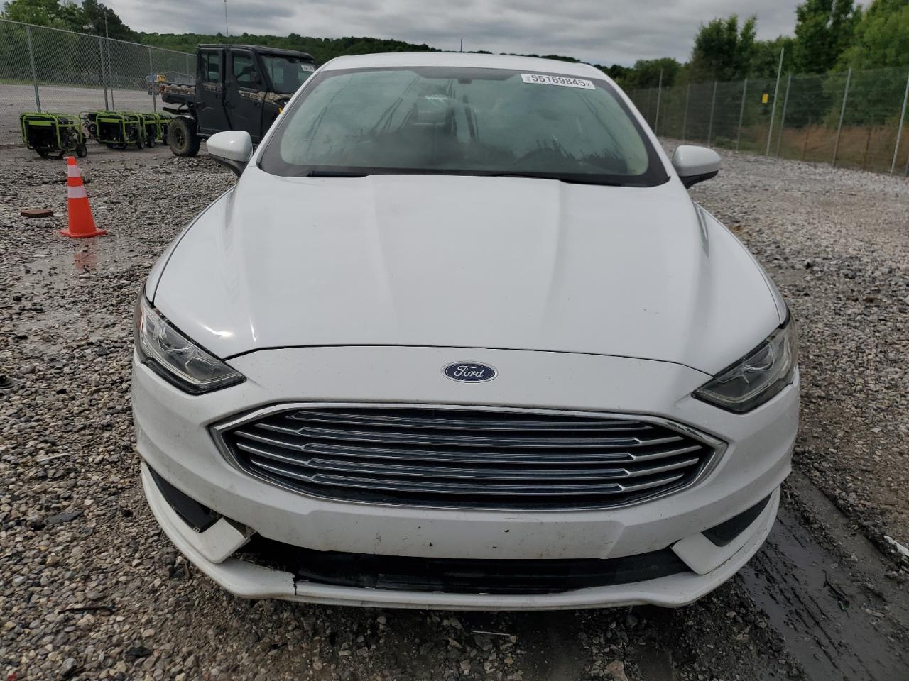 Ford Fusion S Image 2