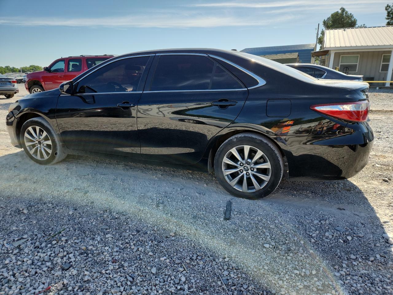 Toyota Camry Le Image 2