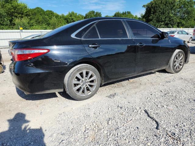 Toyota Camry Le Image 3