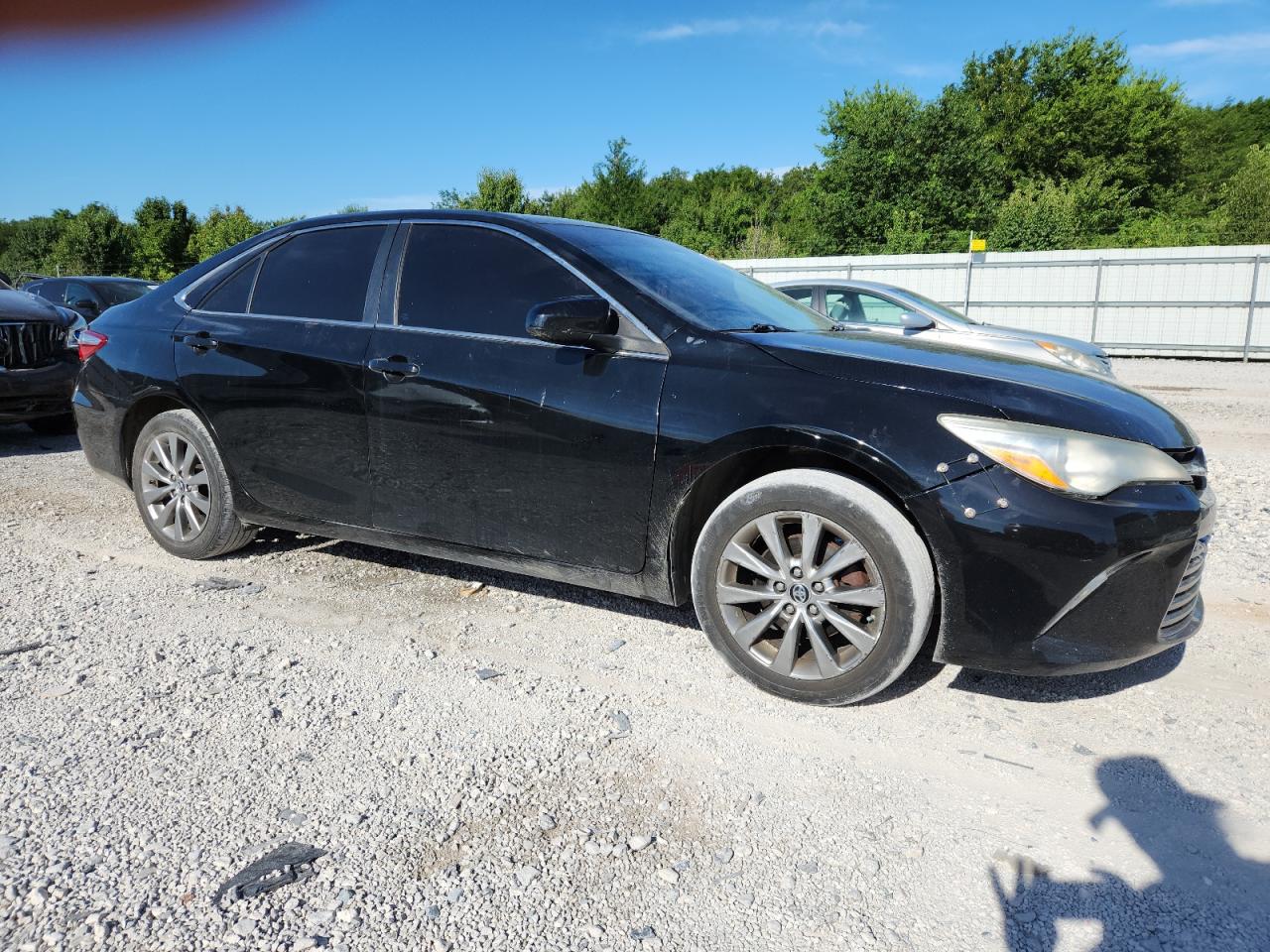 Toyota Camry Le Image 4