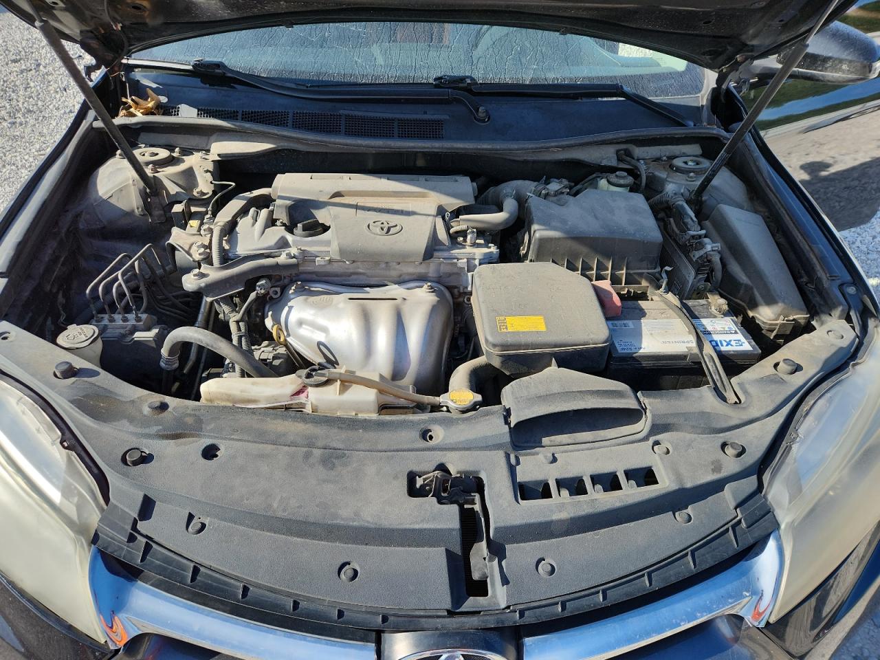 Toyota Camry Le Image 9