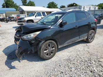  Salvage Hyundai TUCSON
