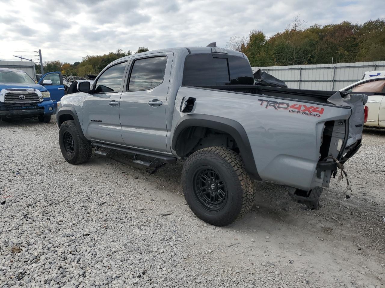 Toyota Tacoma Double Cab Image 7
