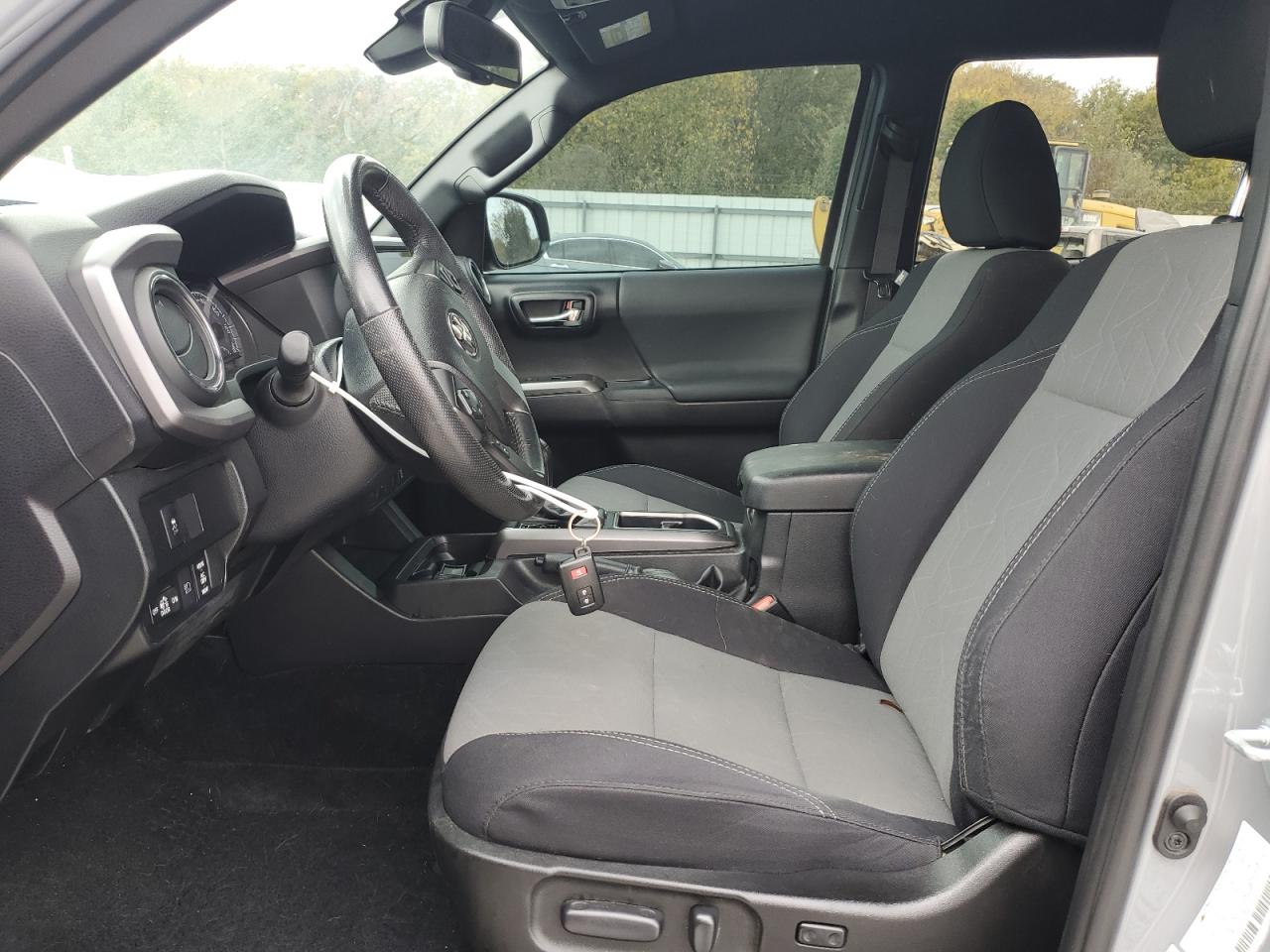 Toyota Tacoma Double Cab Image 6