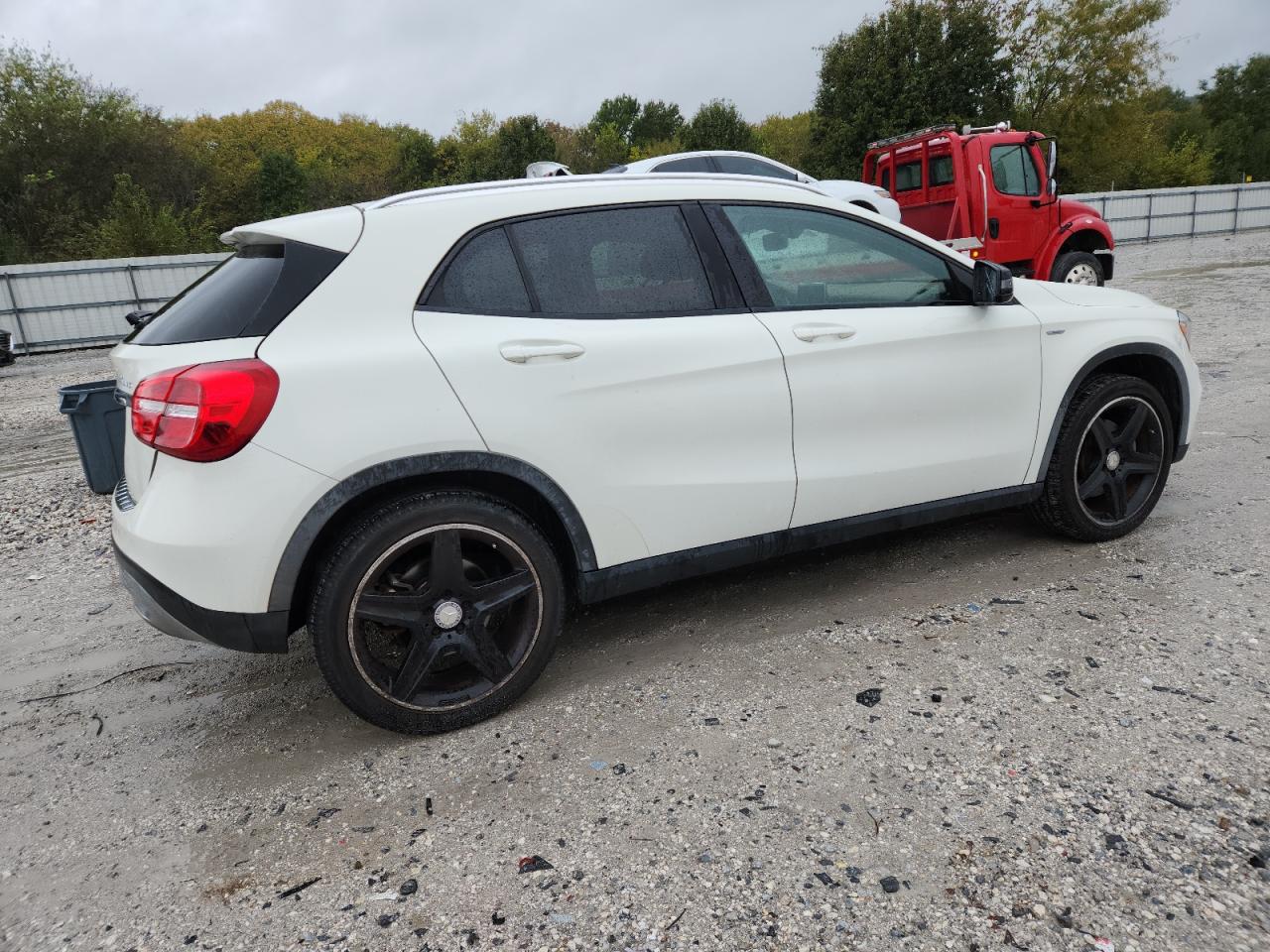 Mercedes-Benz GLA 250 4matic Image 13