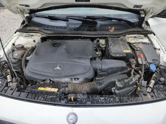 Mercedes-Benz GLA 250 4matic Image 12