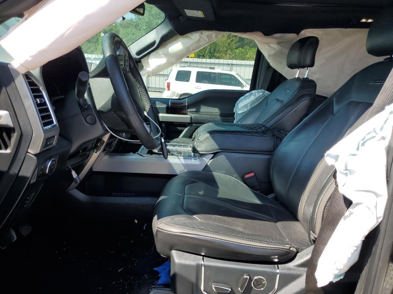 Ford F-150 Supercrew Image 12