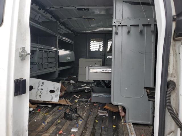 Chevrolet Express Image 4