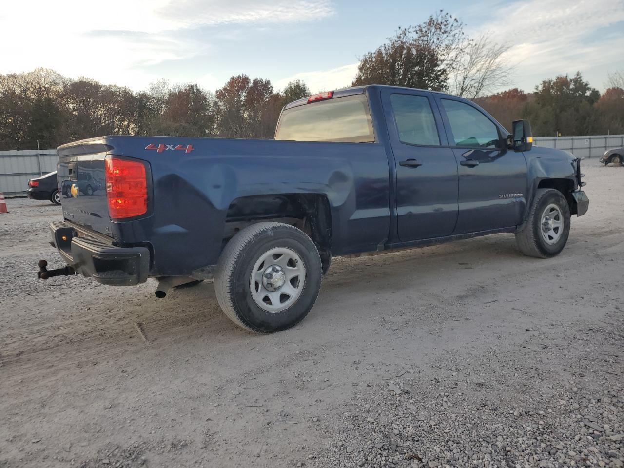 Chevrolet Silverado K1500 Image 4
