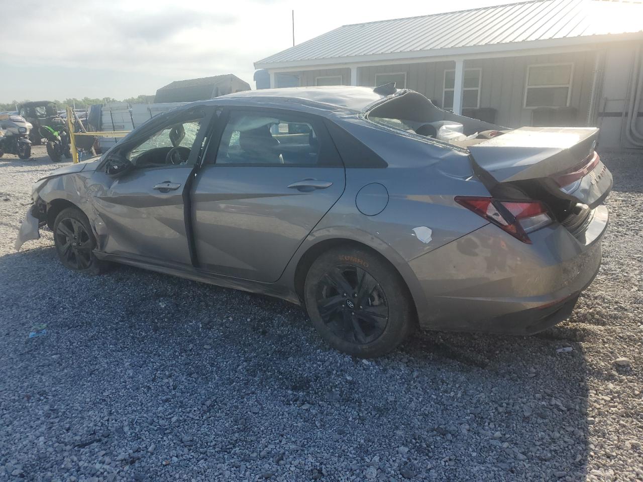 Hyundai ELANTRA Sel Image 2